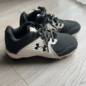 Kids Under Armour Cleats size 13